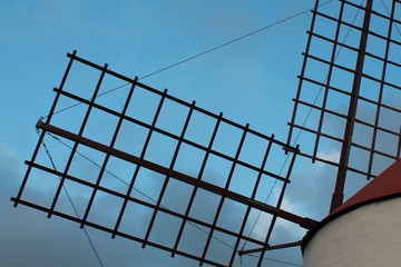 Wiatrak w ogrodzie kaktusów © Ewa