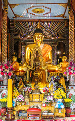 Fototapeta premium buddha statue gold temple art thailand religion
