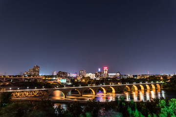 Fototapeta na wymiar Stone Arch Bridge in Minneapolis at Night