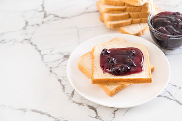 bread with blueberry jam