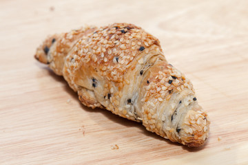 sesame croissant