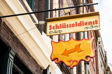 Obraz premium Schild 258 - Schlüsseldienst