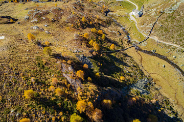 Val Grosina - Malghera - Valtellina (IT) - Vista aerea autunnale - Chiesa Santa Madonna del Muschio