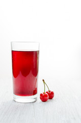 Вишневый сок с вишнями на столе, Fresh drinks, Smoothies. Detox Drinks. beauty beautiful cherry blossom.