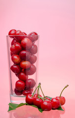 Вишневый сок с вишнями на столе, Fresh drinks, Smoothies. Detox Drinks. beauty beautiful cherry blossom.