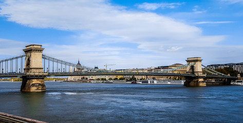 Fototapeta na wymiar Szechenyi Chain Bridge crossing the Danube River. Budapest, Hungary