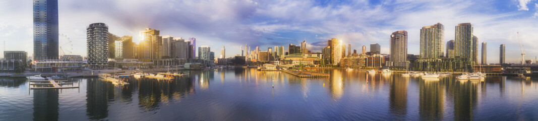 Fototapeta na wymiar D Me Docklands Low panorama