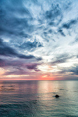 Fototapeta premium Beautiful sunset colors over the ocean