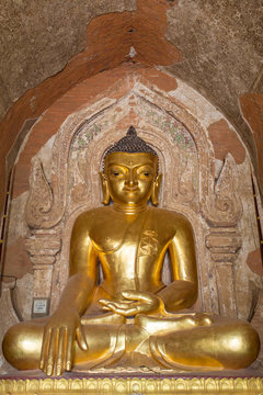 Buddha statue at Izza Gaw Na Temple, Bagan, Myanmar