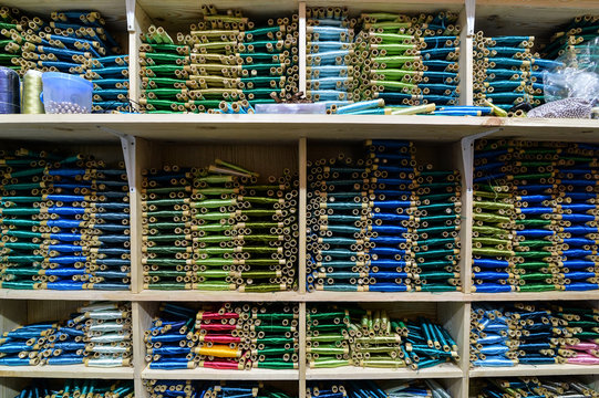 Sewing threads multicolored in a store