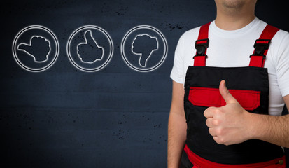 Bewertungssymbole werden von Handwerker gezeigt Konzept