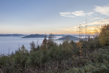 Sonnenaufgang &uuml;ber den Bergen des Sauerlandes