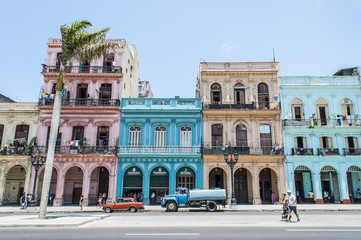 Naklejka na ściany i meble Colorful Havana Cuba
