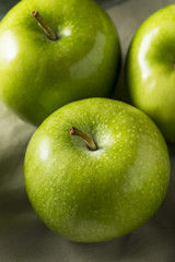 Raw Green Organic Granny Smith Apples
