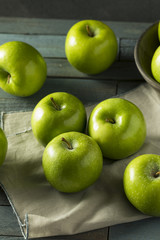 Raw Green Organic Granny Smith Apples