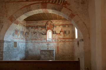 Fototapeta premium St. Remigius Kirche in Falera (Graubünden)