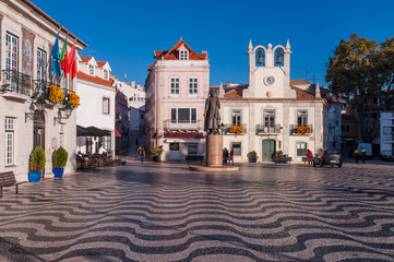 Cascais - Rathausvorplatz; Lissabon; Portugal - obrazy, fototapety, plakaty