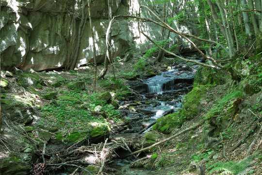 Cascata, valle della Volpara, Umito, estate 