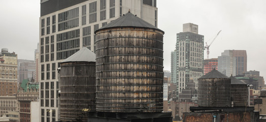 ニューヨークの木製貯水タンク