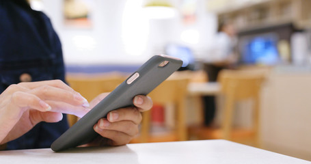 Using mobile phone in restaurant