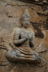 400 years old ruined ancient standing and praying of male angel statue at Chiangmai, Thailand, buddha statue without some of body part, historical decorated wall temple, backgrounds, wallpaper
