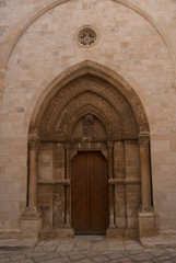 Fototapeta na wymiar Porta di cattedrale
