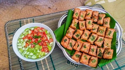 Delicious Minced pork toast on bread for tasty appetizer, snack, lunch or dinner in thai fried food.
