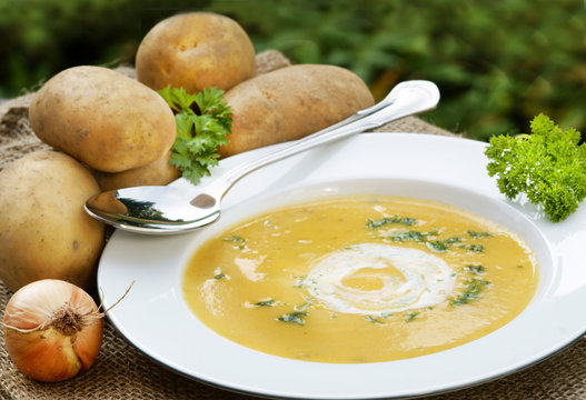 Potato soup, Kartoffelsuppe, Kartoffeln, Textraum, copy space