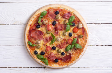 Italian pizza with jamon