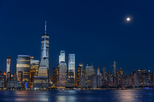 Fototapeta Lower Manhattan Skyline at blue hour, NYC, USA