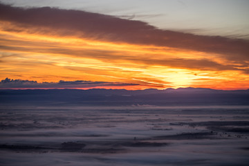 Fototapeta na wymiar Sonnenaufgang in den Vogesen auf dem Odilienberg