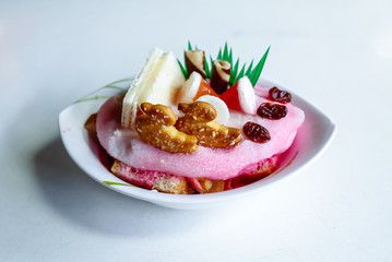 Ice bread, eat cool