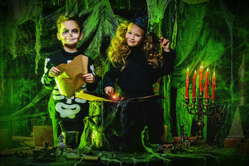 Fototapeta premium two halloween kids