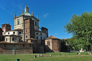 Milano, la Basilica di  San Lorenzo Maggiore