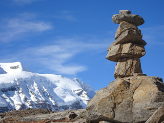 Mystik in den Alpen - cairn in the Alps