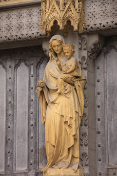 vierge à l'enfant à l'abbaye de Westminster