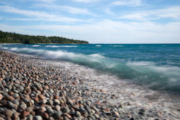Fototapeta na wymiar Lake Superior long exposure waves