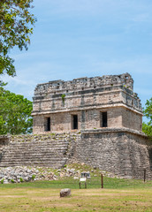 Fototapeta na wymiar Ancient Mayan Ruins at Chichen Itza, Yucatan, Mexico
