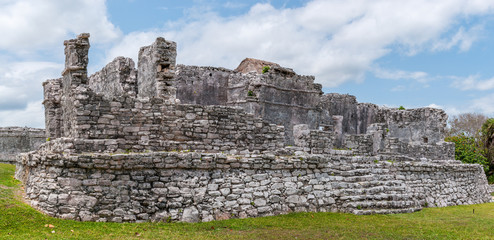Fototapeta premium Ancient Mayan Ruins at Tulum, Quintana Roo, Mexico