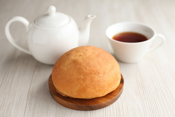 テーブルにのせた紅茶 ティーポット　ティーカップ