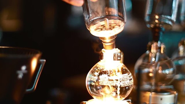 Artisan coffee prepared by siphon method