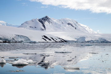 Obraz na płótnie Canvas Antarctic Landscape.