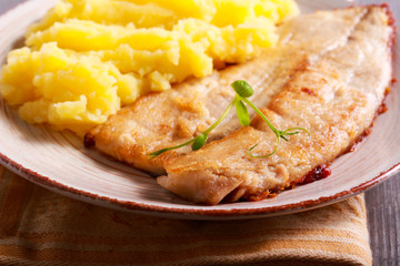 Fried carp and mashed potatoes
