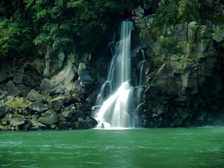 Naklejka premium 豊後大野市の沈堕の滝（雄）