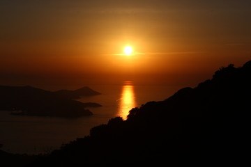 Goldener Sonnenuntergang auf Elba
