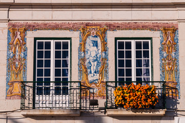 Fototapeta na wymiar Cascais - Balkon des Rathauses; Portugal