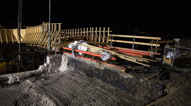 Br&uuml;ckenbaustelle bei Nacht
