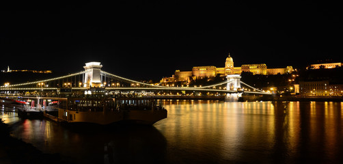 Fototapeta na wymiar View of Budapest with the Chain Bridge, Hungary