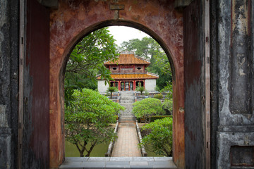 gate and ancient chinese temple