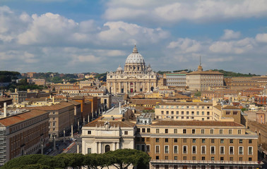 Fototapeta na wymiar Panoramic cityscape and Saint Peter Basilica , Rome, Italy.